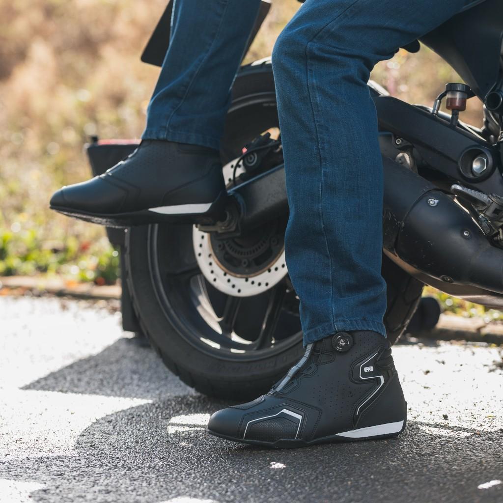 Oxford Helix Air Boot Black/White