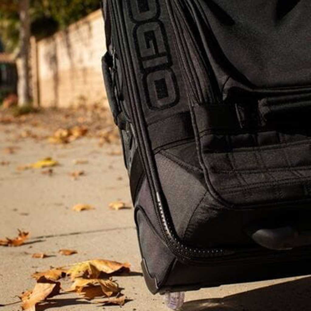 Ogio Onu 22 Black Wheeled Kit Bag