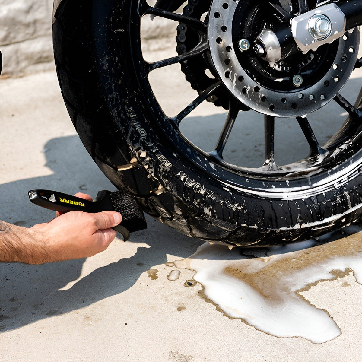 RiderR Tyre Brush