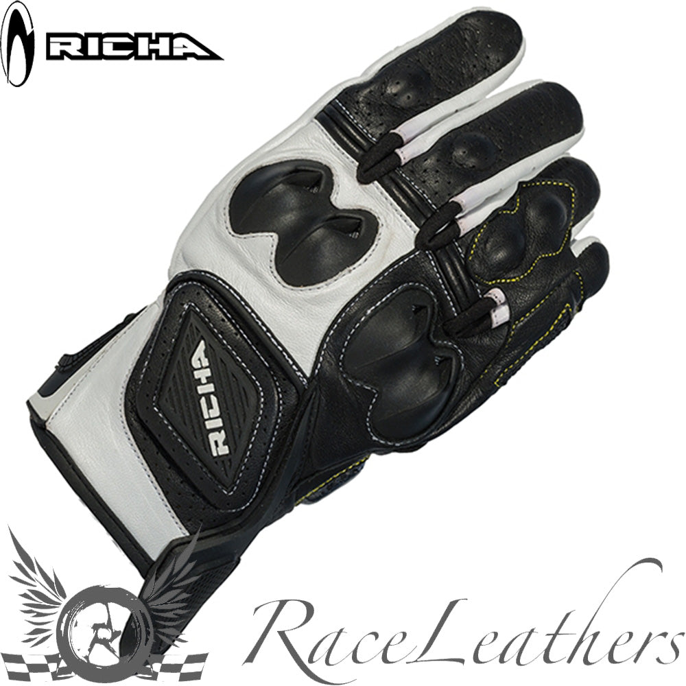 Richa Indy Black White