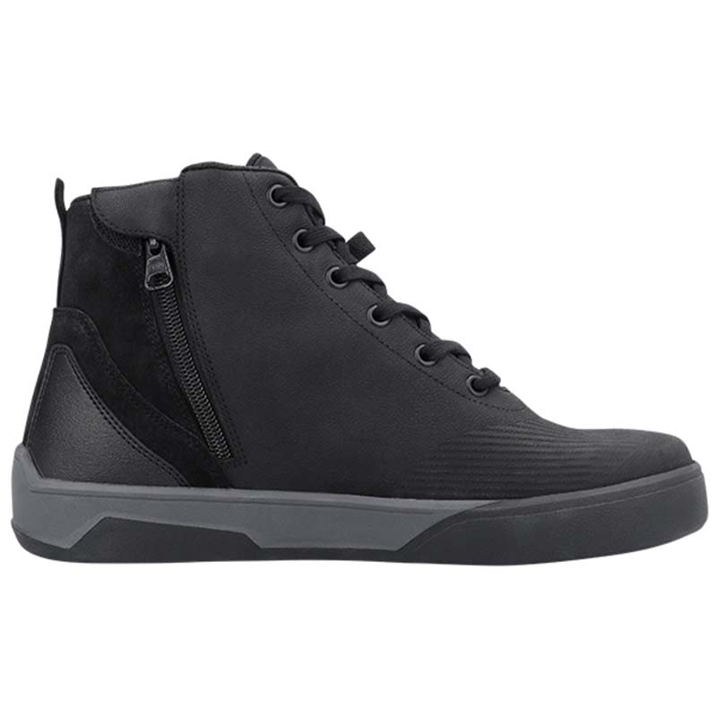 Richa Travis WP Black