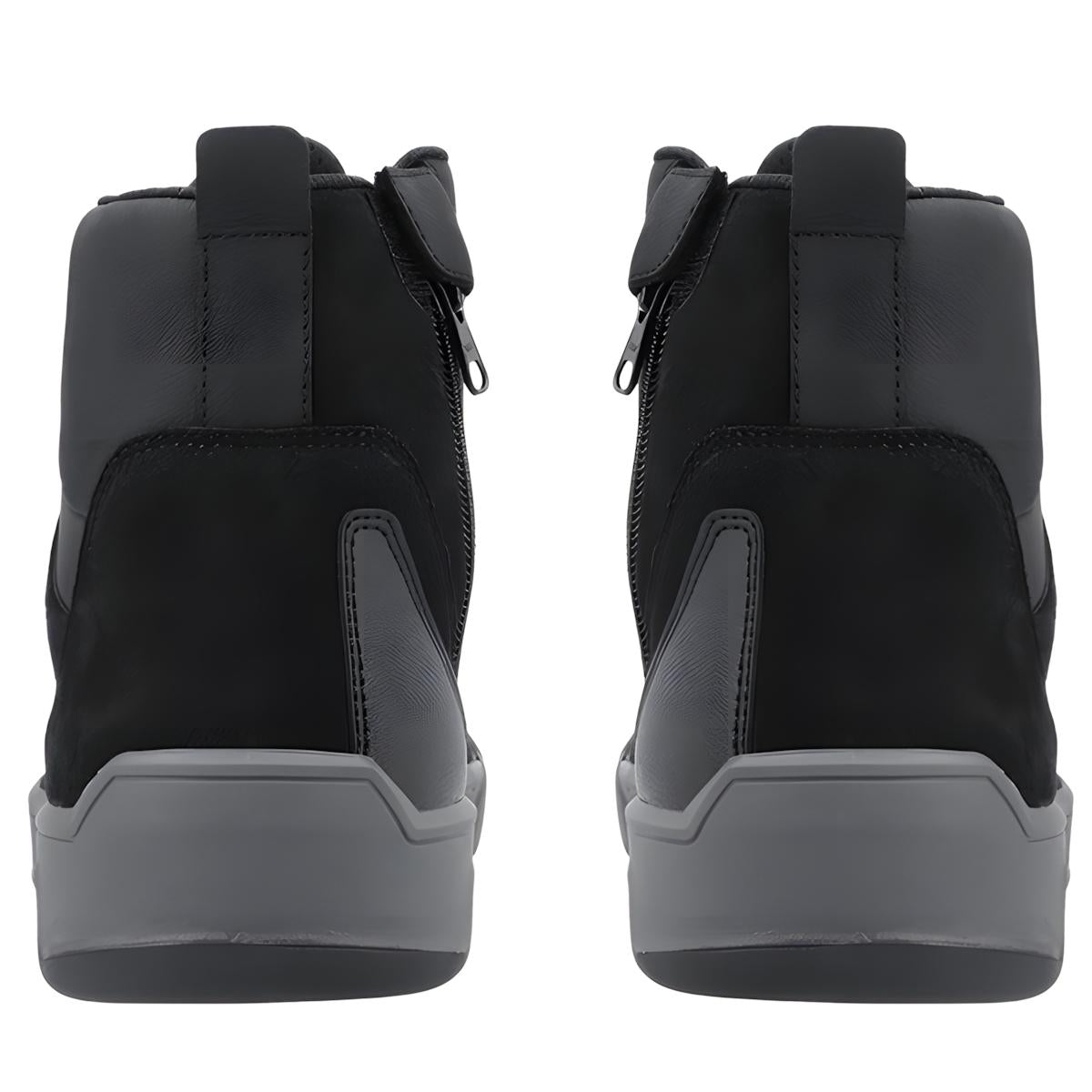 Richa Travis WP Black