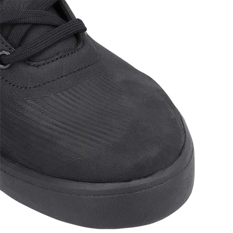 Richa Travis WP Black