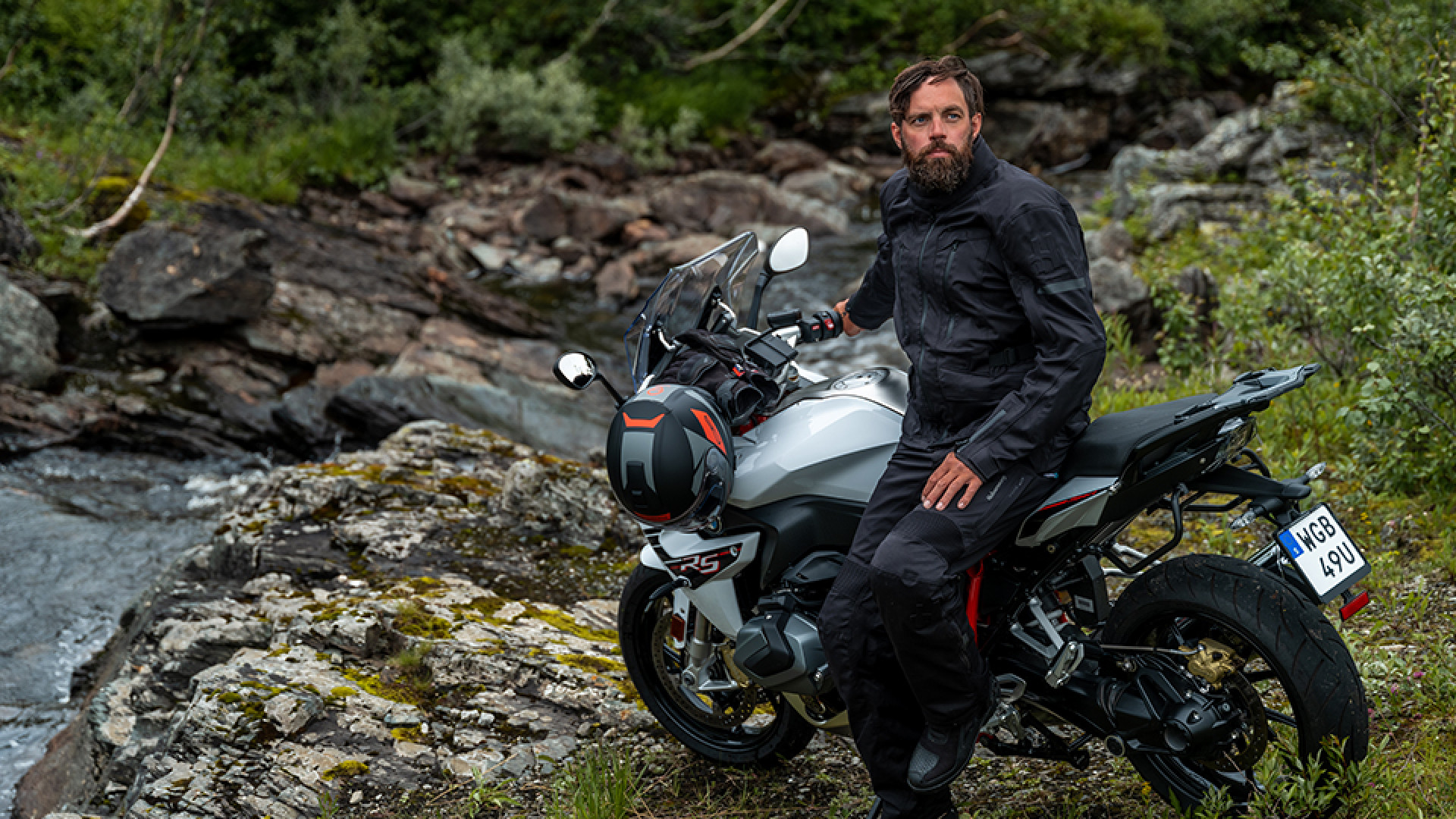 https://www.raceleathers.co.uk/image/cache/catalog/Blog%20Images/Halvarssons%20Gruven%20Motorcycle%20Jacket%20Product%20Review-1920x1080.jpg