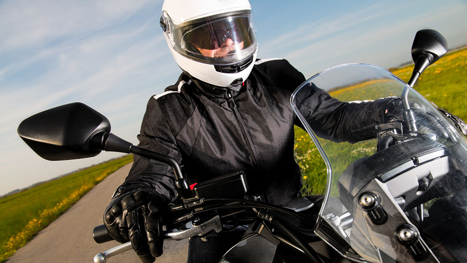 Should Motorcycle Jackets Be Tight or Loose?