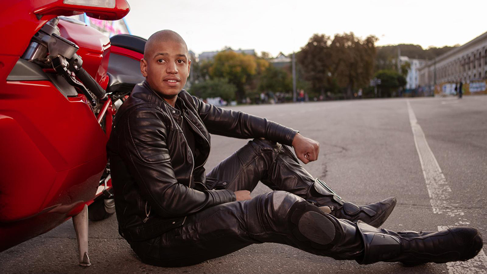 What Are the Best Trousers to Wear on a Motorcycle?