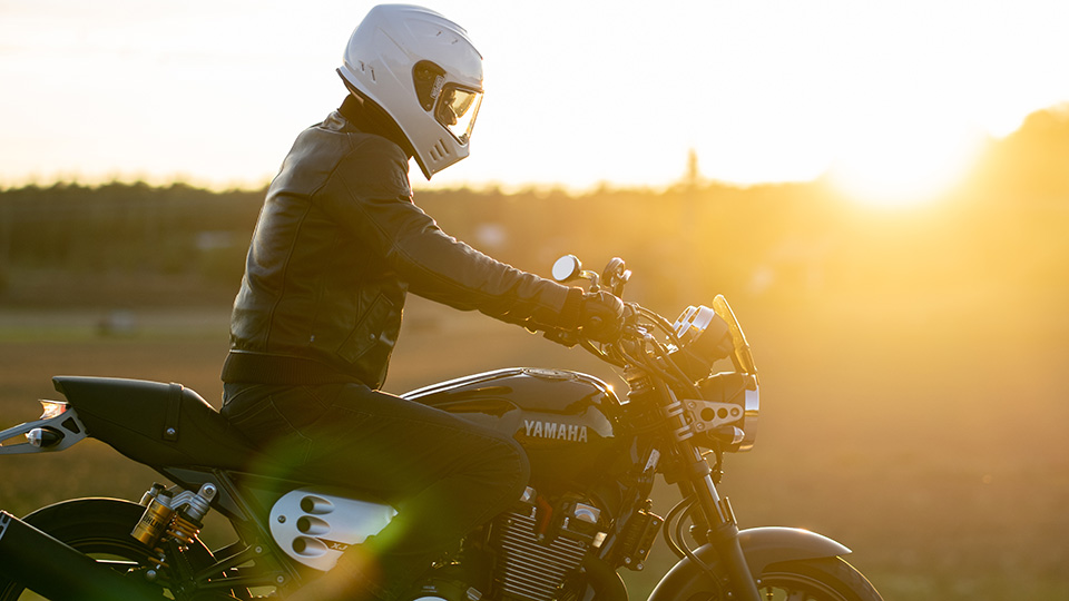 What Do You Wear on a Motorcycle When Its Hot?