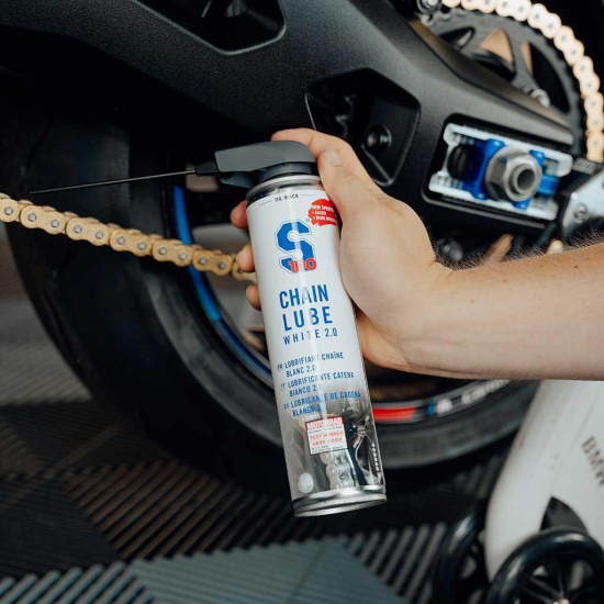 S100 Chain Lube White 400m Motorcycle Chain Lubricant £19.99 Accessories - SKU DW3452 from RaceLeathers Motorcycle Clothing