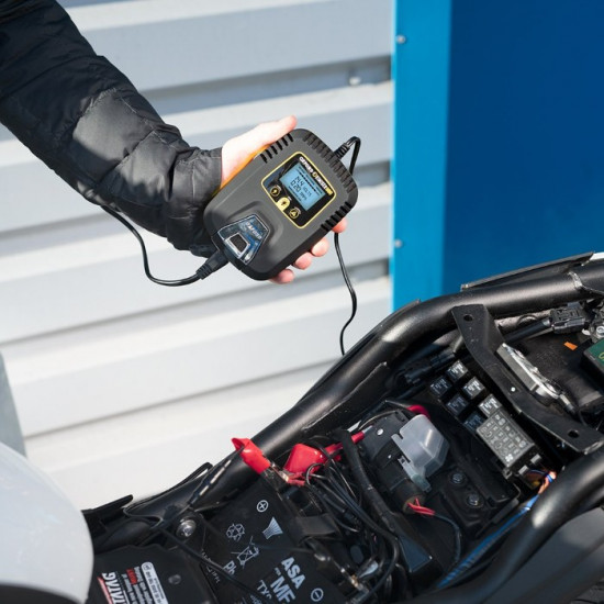 Oxford Oxmiser 900 Motorcycle Battery Charger Wet Sealed Lead Acid AGM UK Plug £59.99 Battery Chargers - SKU EL570 from RaceLeathers Motorcycle Clothing