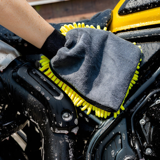 RiderR Luxury Wash Mitt £9.99 Tools - SKU 950/RR707 from RaceLeathers Motorcycle Clothing